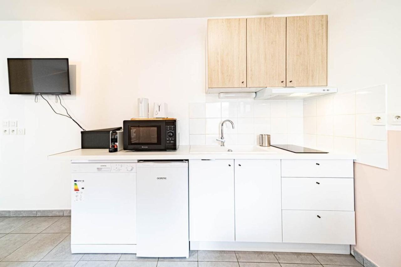 Le Petit Montel- Studio Avec Garage-Metro Valmy Lyon Ngoại thất bức ảnh