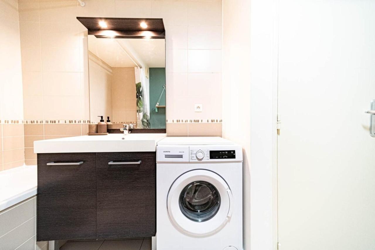 Le Petit Montel- Studio Avec Garage-Metro Valmy Lyon Ngoại thất bức ảnh